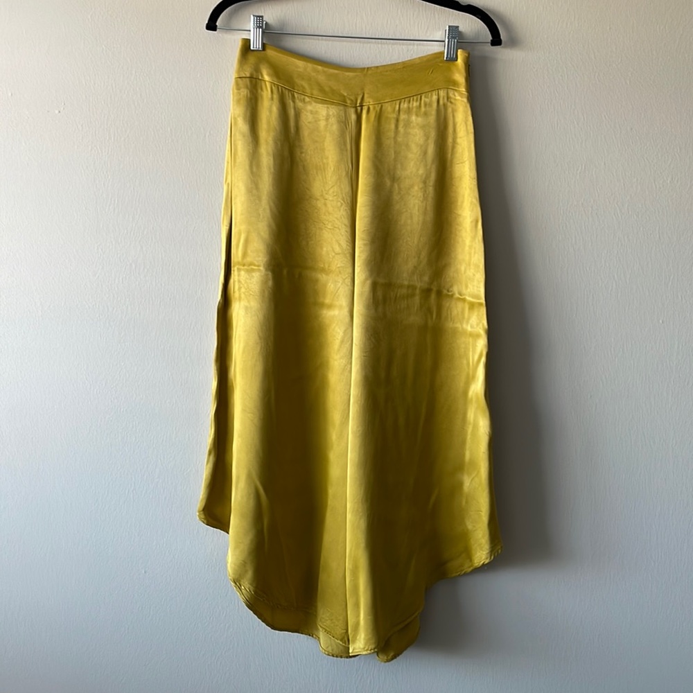 ZARA Satin Mustard/Gold Flowy Pants SizeS
